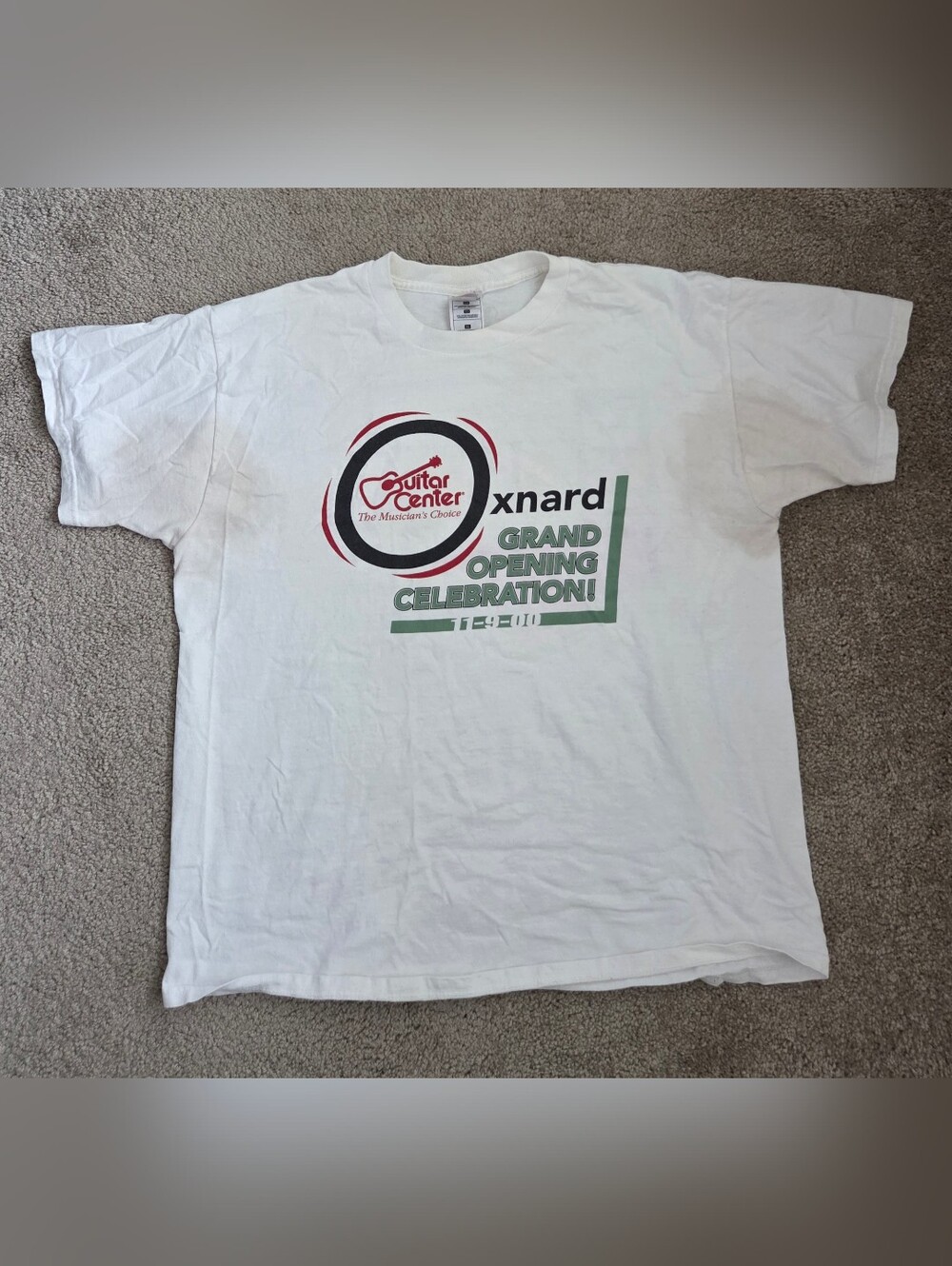 Fruit of the Loom Vintage Y2K White T-Shirt with Guitar Center Graphic Men's XL